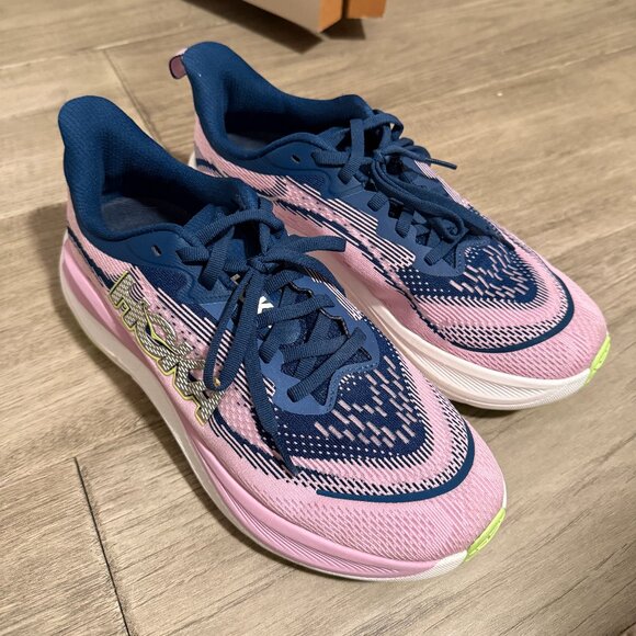 Women's Hoka Skyflow size 8 B (regular width) Pink and Purple - Picture 1 of 4
